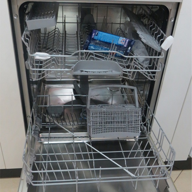 Đặc điểm của máy rửa bát Malloca