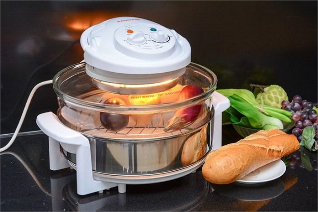 Để cửa lò bị ẩm và dính nước