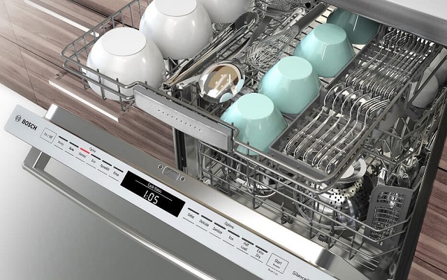 Máy phát ra tiếng ồn khi đang hoạt động