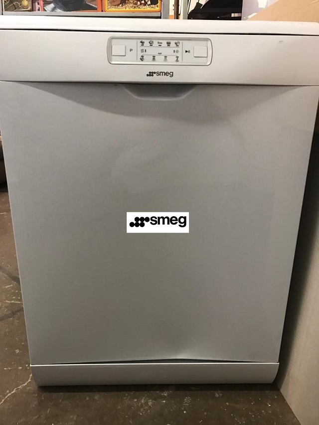 Máy rửa bát Smeg là gì?