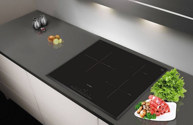 Sửa bếp từ bị vỡ mặt kính, nên hay không?