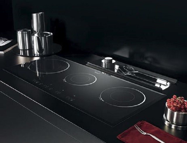 Bếp từ Whirlpool thường gặp sự cố gì khi sử dụng?